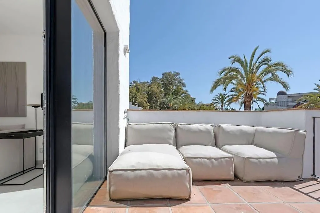 Stylish 1 Bedroom Apartment In Puerto Banus Marbella