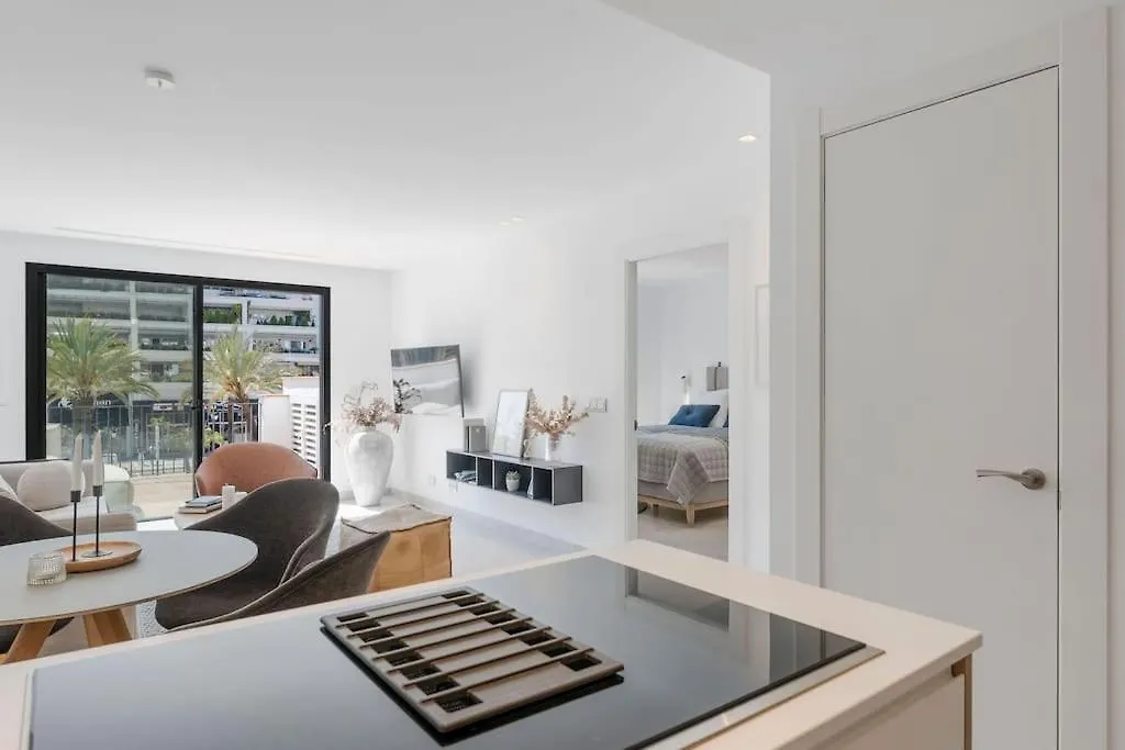 Stylish 1 Bedroom Apartment In Puerto Banus Marbella