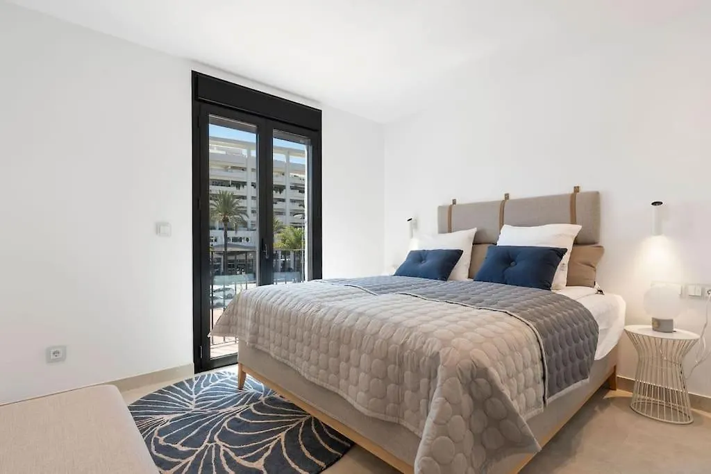 Stylish 1 Bedroom Apartment In Puerto Banus Marbella